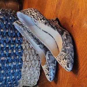 Kelsi Dagger leather snake skin heels 7.5